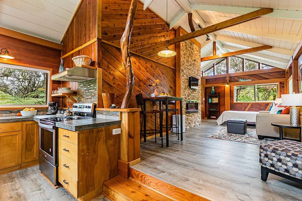 Darling, Private Cottage Near Hawaii Volcanoes Nat'l Park in Royal Hawaiian Estates, Volcano