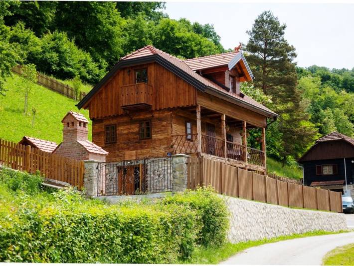 Ferienhaus für 4 Personen, mit Balkon und Terrasse sowie Garten und Ausblick
