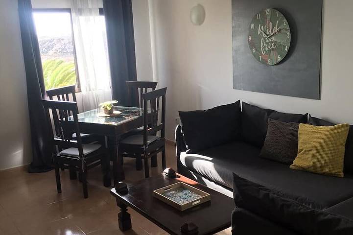 Apartamento entero, Vivienda en un bonito complejo con palmeras y gran piscina con terraza privada in Oasis Tamarindo, La Oliva