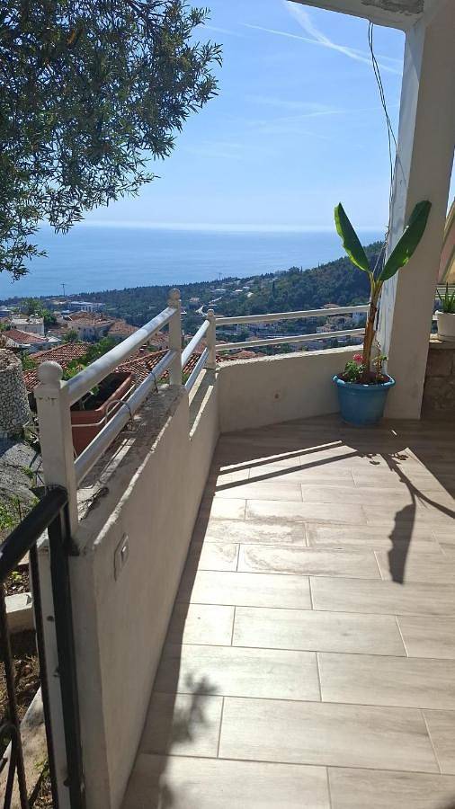 Chambre d’hôte pour 2 personnes, avec jardin ainsi que terrasse et vue dans Dhërmi - 2