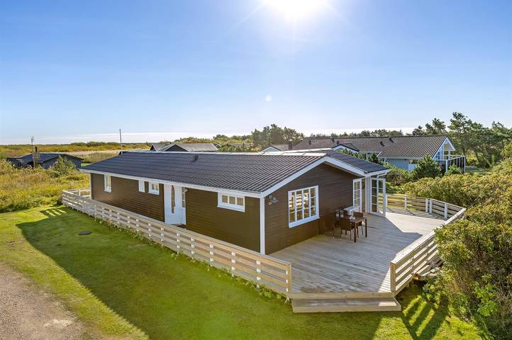 Ferieudlejning for 8 personer, med sauna i Lakolk