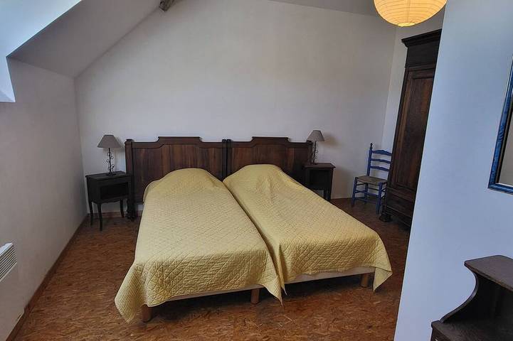 Location de vacances pour 6 personnes, avec terrasse et jardin, animaux acceptés à Saint-Marcelin-de-Cray - 4