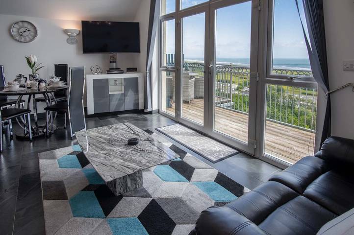 Entire apartment, Nautilus - 2 Bedroom Apartment - Pendine in Carmarthenshire