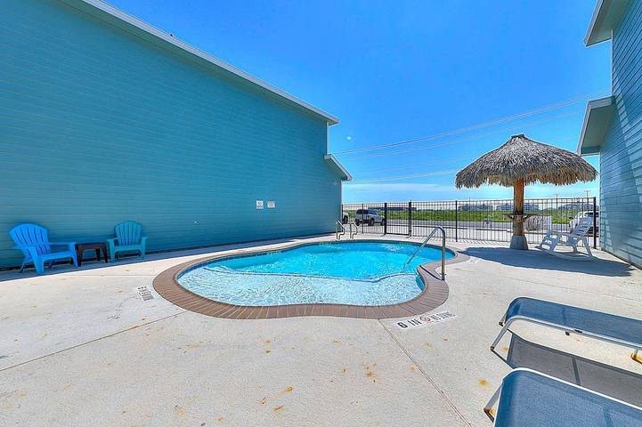 Vacation rental for 8 people, with terrace and pool, with pets in North Padre Island