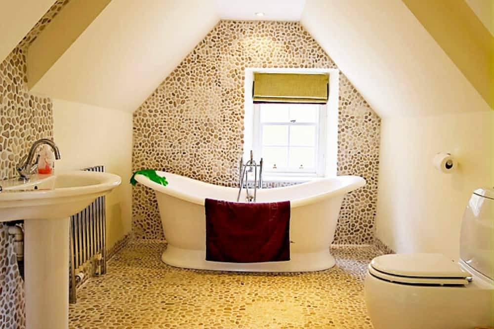 The Head Gardener's Cottage Dunbar including hot tub in Edinburgh and Lothian