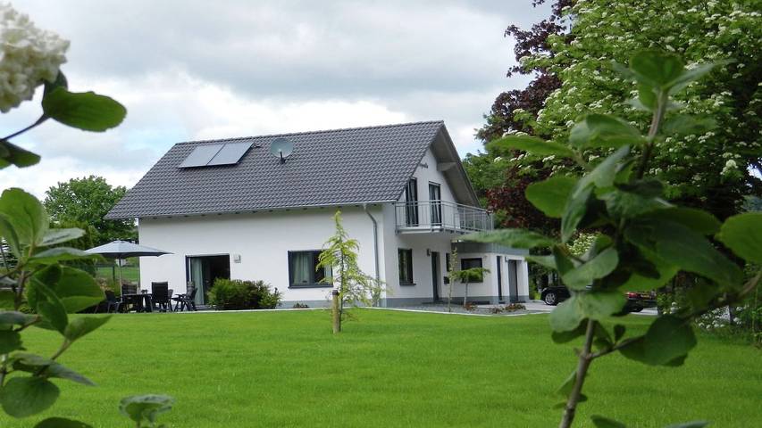 Villa für 7 Personen, mit Garten und Terrasse im Sauerland