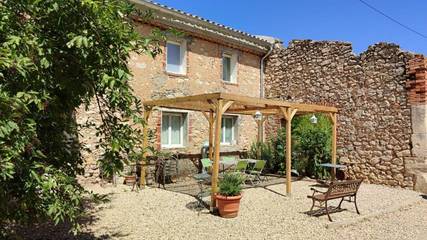 Location de vacances pour 6 personnes, avec terrasse, animaux acceptés à Thézan-des-Corbières