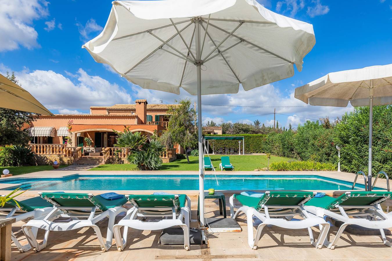 Rustiek vakantiehuis Es Fasser met zwembad, tuin, terrassen & Wi-Fi in Port Nou, Son Servera