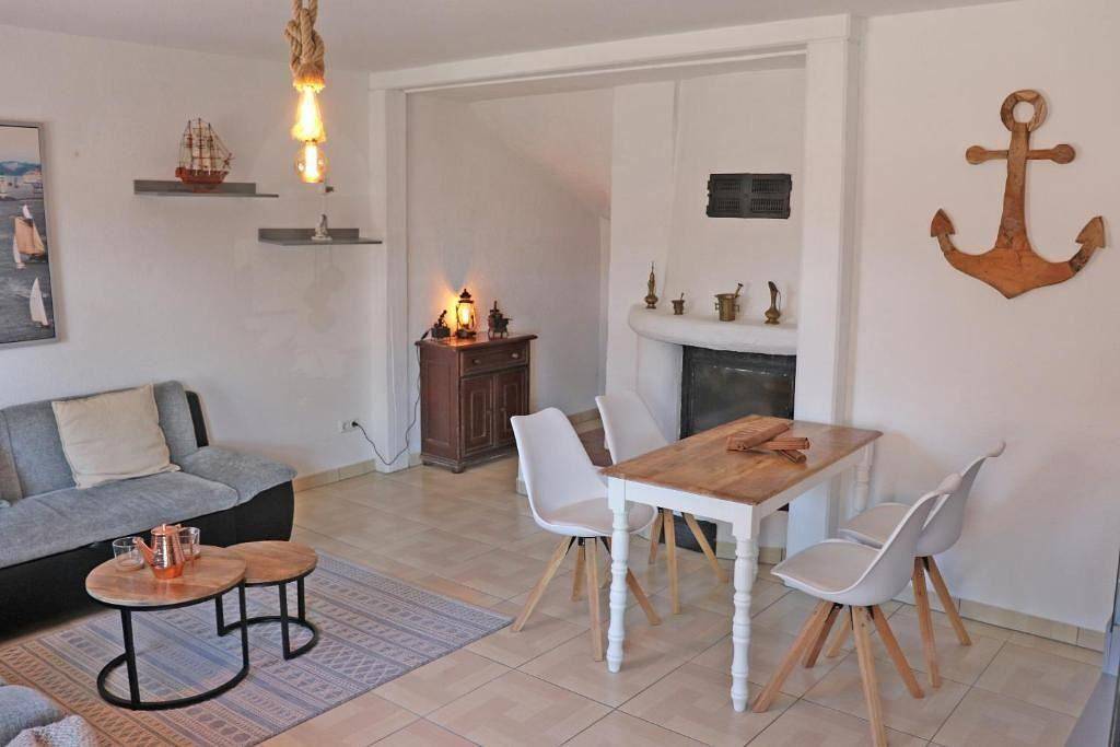 Ganze Ferienwohnung, Ferienwohnung Steuerboard direkt am Hundestrand in Kalifornien (Ostsee), Schönberg