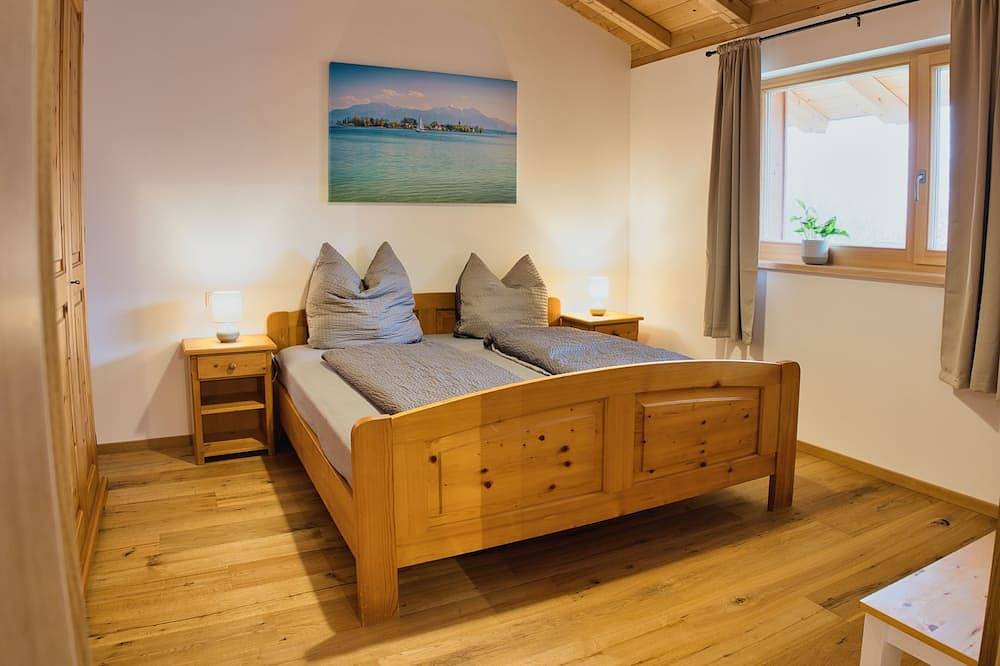 Ganze Wohnung, Ferienwohnung 90qm für max. 4 Personen in Staudach-Egerndach, Bayerische Alpen