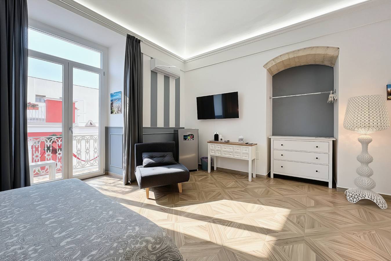 Bed and Breakfast 'Camera Queen - Orchidea Celeste' con vistas al mar, Wi-Fi y aire acondicionado in Manfredonia, Gargano