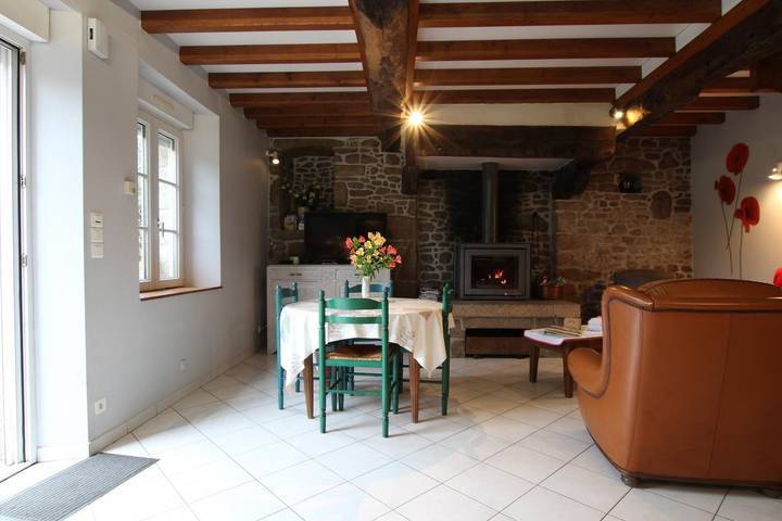 Charming Gite w/ Parking & Garden 1.5km from Le Grand-Celland in Le Grand-Celland, Avranches region