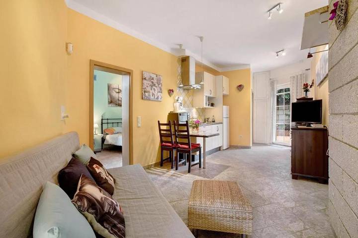 Casa rural para 4 personas, con piscina y jardín en Arico - 2