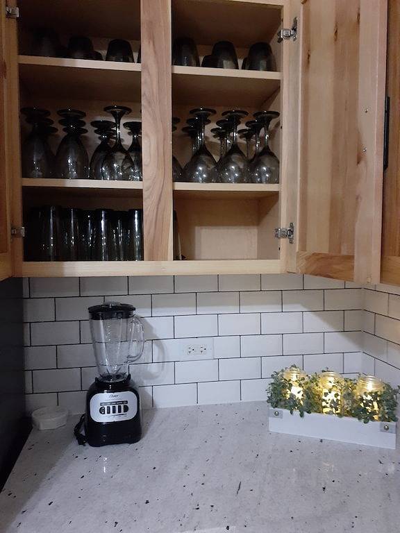 Rest In The Forest Recently Remodeled Villa Walking Distance From Starved Rock in Starved Rock State Park