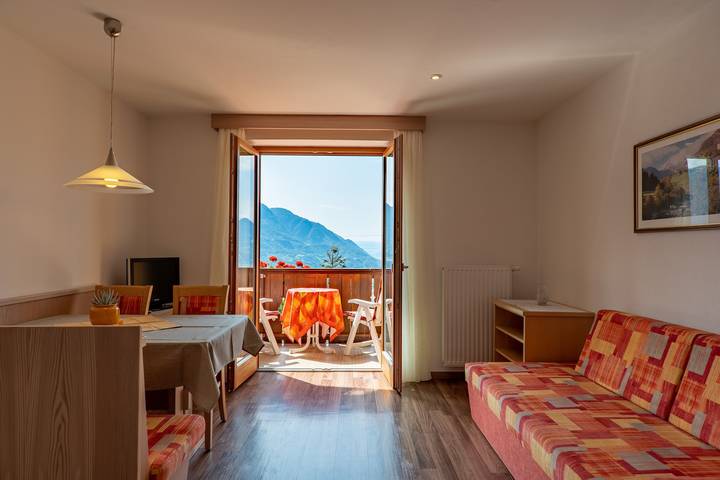 Ferienwohnung für 4 Personen, mit Balkon im Dorf Tirol