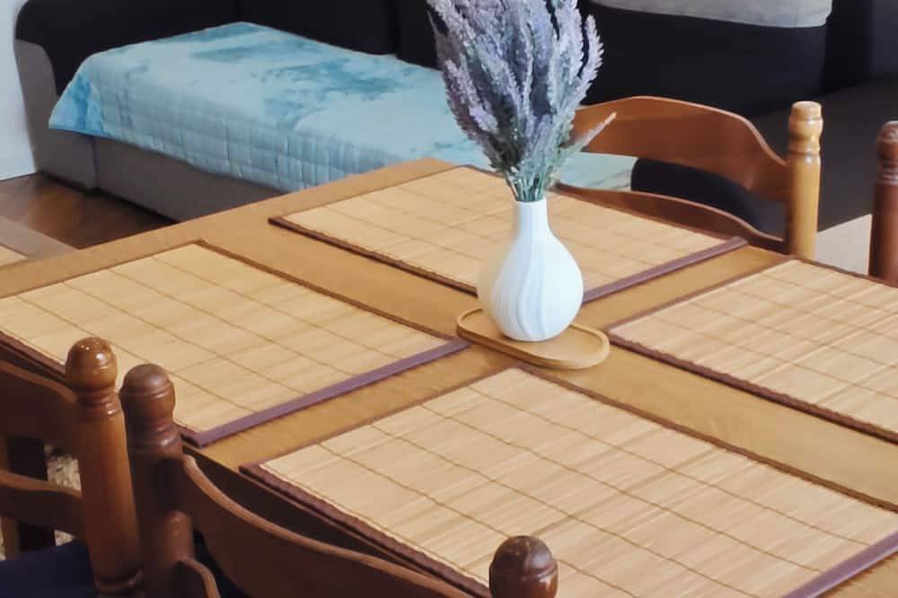 Appartement entier, Un appartement rénové meublé classé 2 étoiles pour  4 personnes in Guilvinec, Région de Quimper