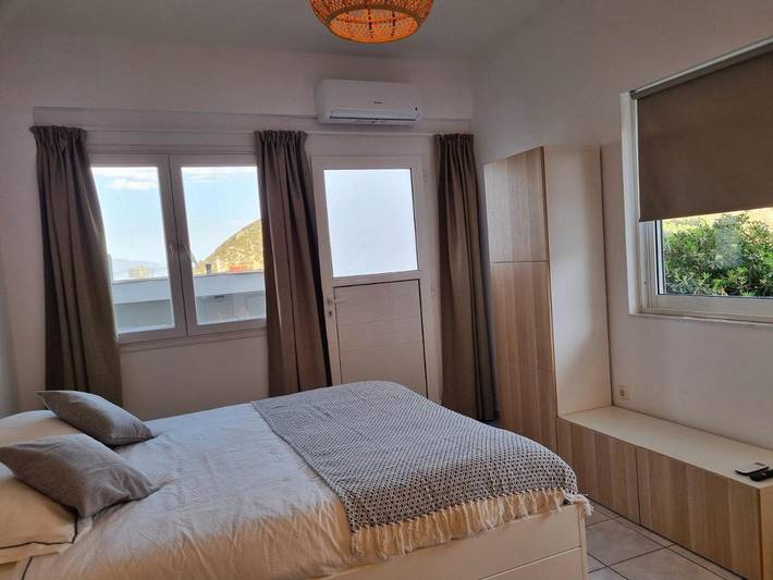 Ferienwohnung für 3 Personen, mit Ausblick und Balkon in Tolo