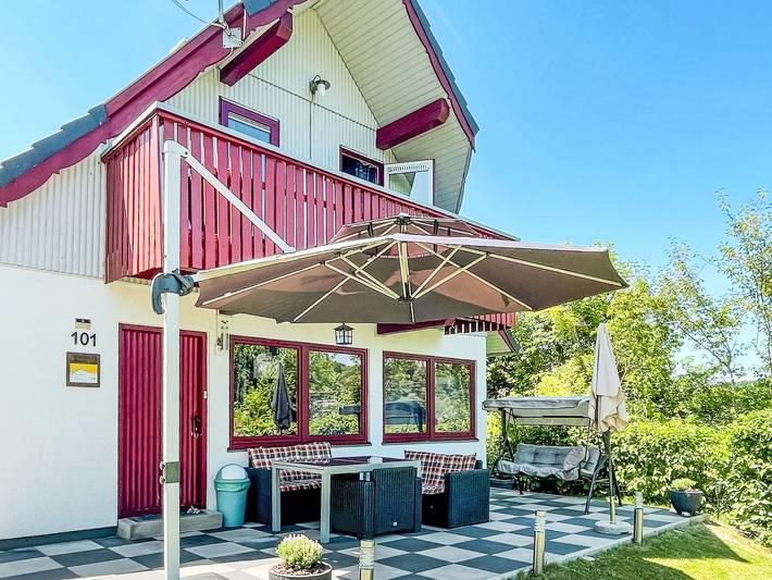 Cat'n'Boots Haus in Kirchheim, Knüllgebirge