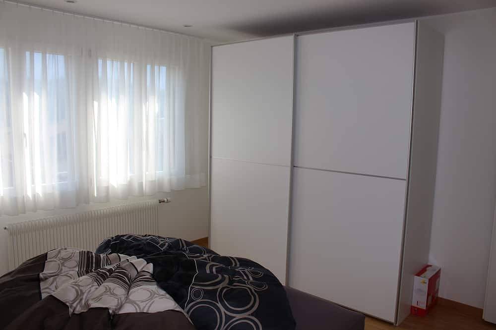 Ganze Wohnung, Ferienhaus mit Panoramablick auf die Berge (4P) in Ringgenberg, Berner Oberland