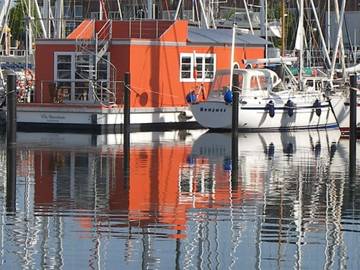 Hausboot für 4 Personen, mit Garten und Terrasse in Großenbrode