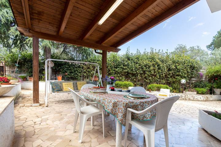 Apartamento entero, Appartamento 'Villa Rosa, Relax Place' con vistas al mar, Wi-Fi y aire acondicionado in Conversano, Region de Bari