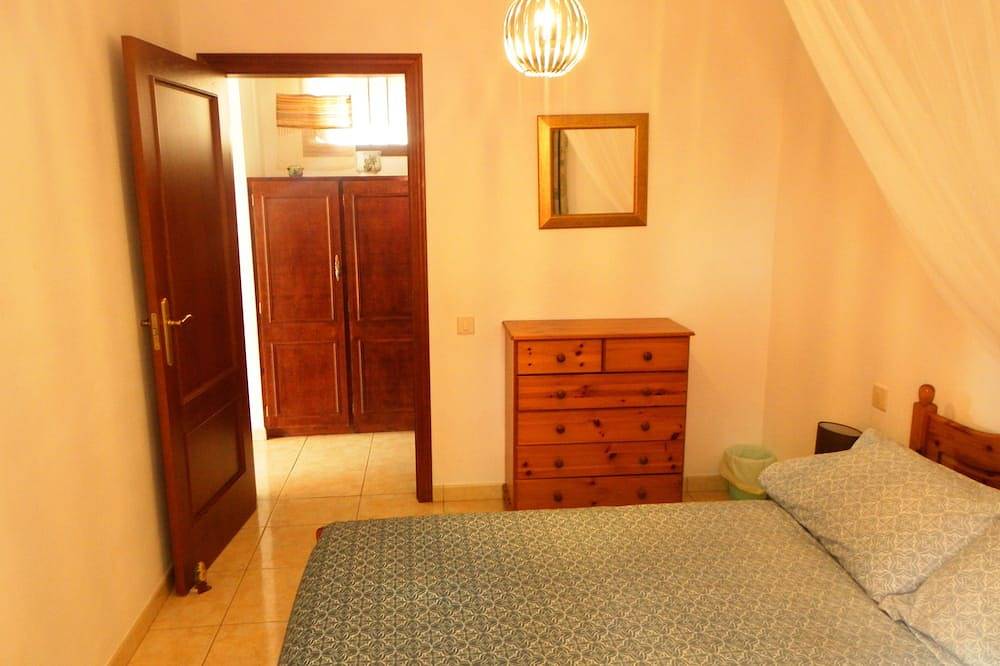 Apartamento entero, Un apartamento privado complejo no calidad con piscina climatizada y vistas abiertas in Lajares, La Oliva