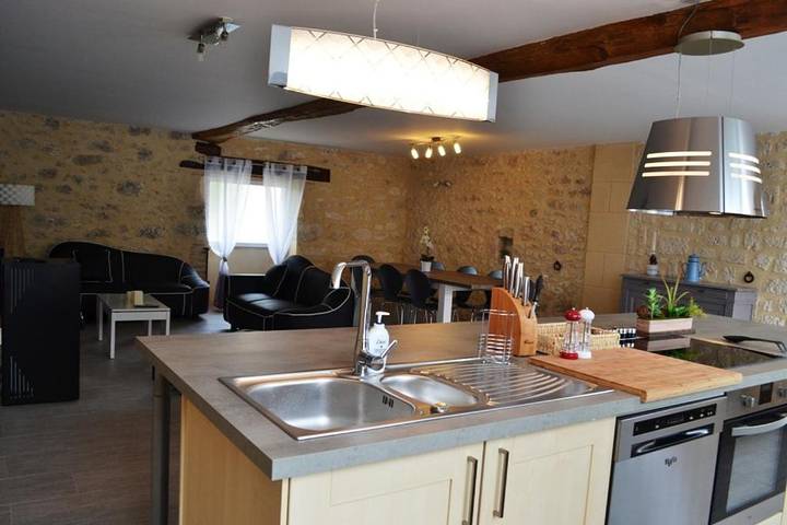 Location de vacances pour 8 personnes, avec piscine ainsi que jardin et vue à Monségur (Lot-et-Garonne) - 2