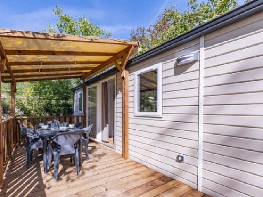 Camping Paradis Les Gorges du Haut Bugey - Mobilhome 4 personnes - Confort+ 2 Chambres 4 Personnes in Matafelon-Granges, Nantua