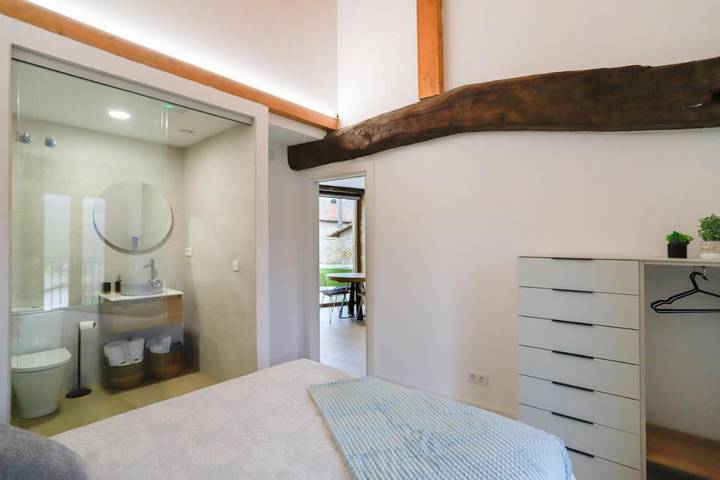 Apartamento de vacaciones para 5 personas, con jardín además de jacuzzi y balcón en Álava - 2