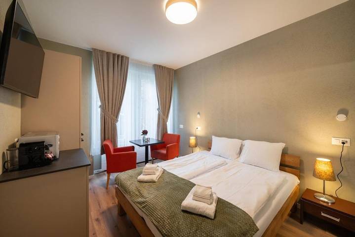 Ferienwohnung für 2 Personen, mit Terrasse und Garten in Interlaken