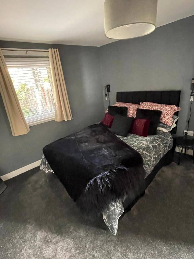 Entire apartment, One-Bedroom Apartment in Dunfermline, Fife region