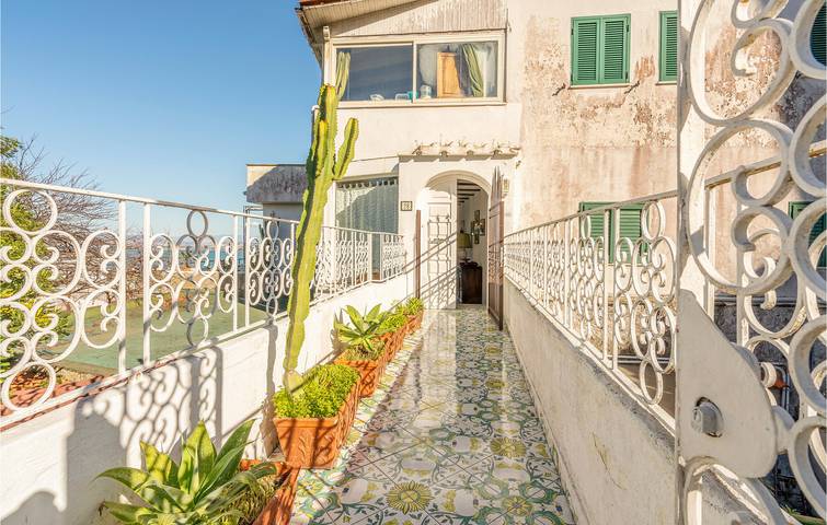 Appartamento vacanze per 7 persone, con Terrazza a Ischia