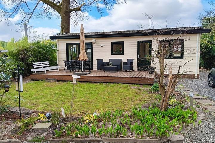 Ferienpark für 2 Personen, mit Pool und Garten