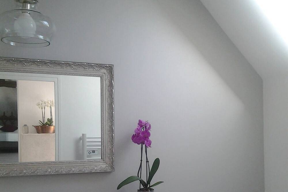 55 m² of romantic attic space in Bourré, Région de Blois