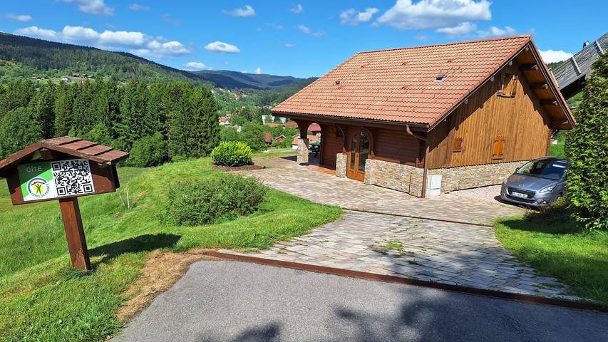 Chalet pour 6 personnes, avec Balcon et Terrasse ainsi que Jardin et Sauna dans les Vosges