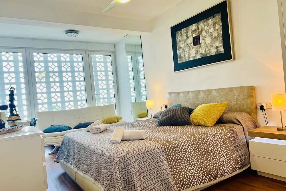 Apartamento entero, Apartamento vistas mar con terraza playa malagueta centro in Málaga Centro, Málaga