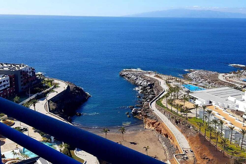 Appartement entier, Studio en front de mer avec Wi-Fi gratuit in Playa Paraíso, Adeje