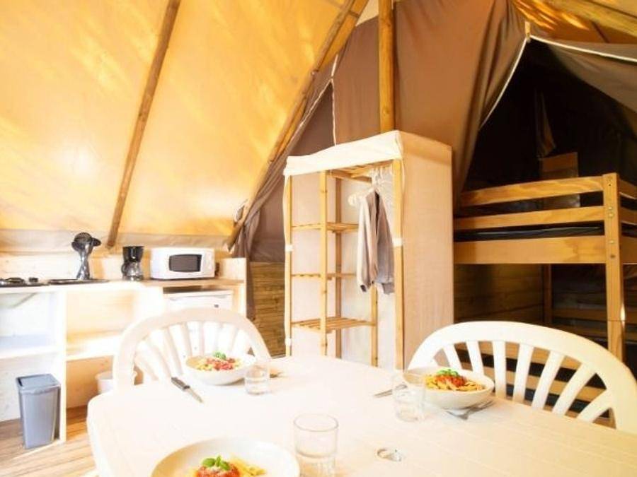 Camping Les Embruns d'Oléron - Tienda de lona y madera 4 personas - Casa de campo Pinson 4 plazas in Le Château-d'Oléron, Côte de Beauté