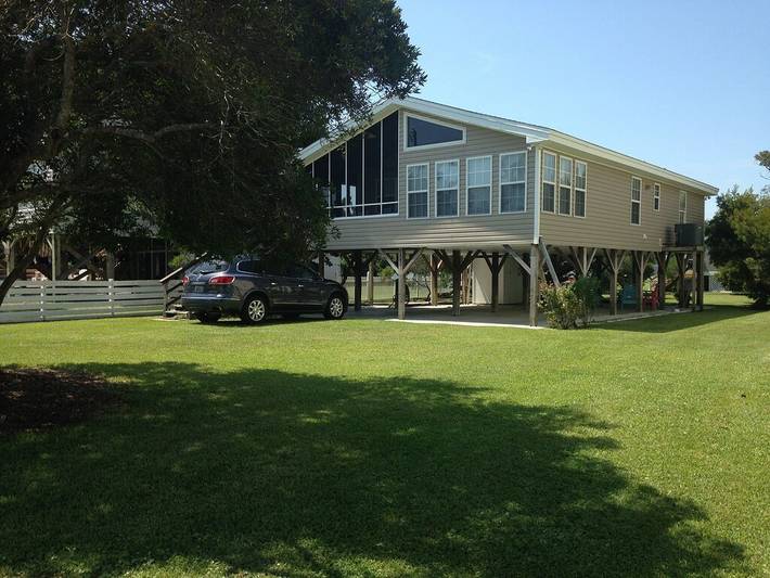 Vacation rental for 10 people, with yard and terrace in Garden City (SC)