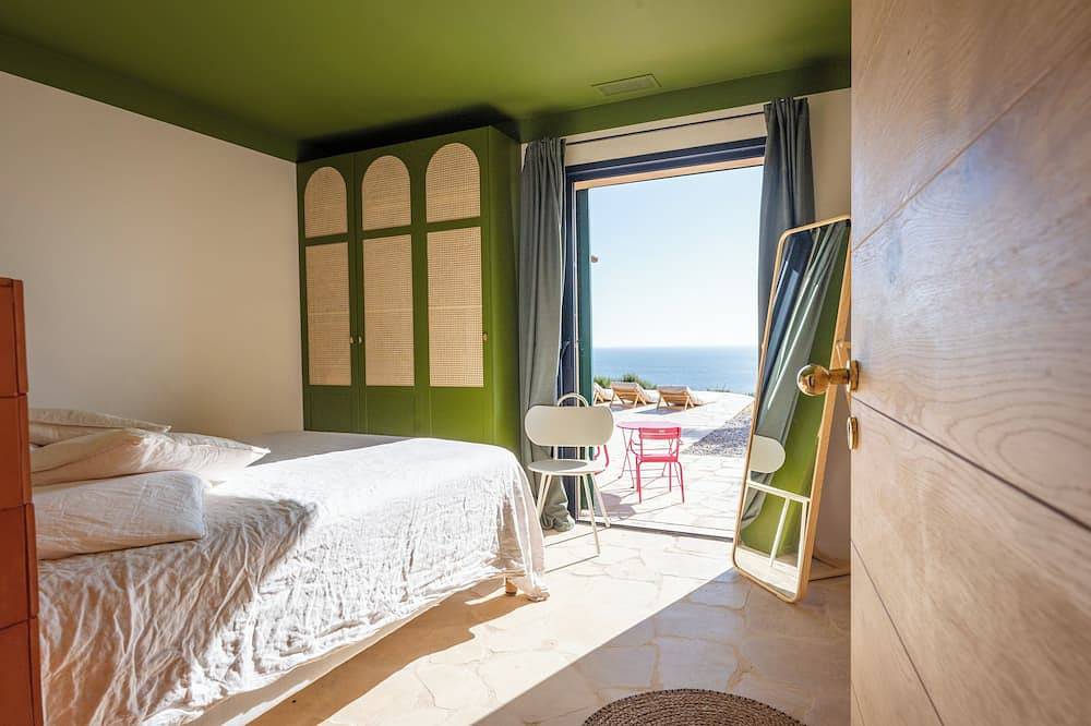 Villa vue mer à 180°, rénovée en 2024, un petit paradis au Rayol Canadel in Rayol-Canadel-sur-Mer, Côte méditerranéenne (France)