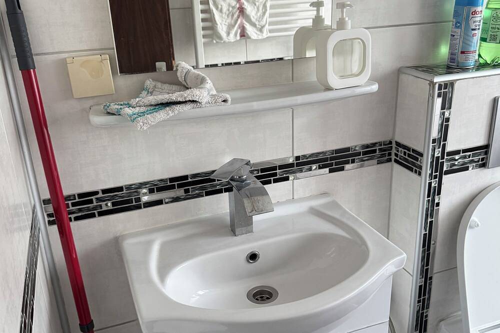 Ganze Wohnung, Große Wohnung nähe Ikea Br in Brackwede, Bielefeld
