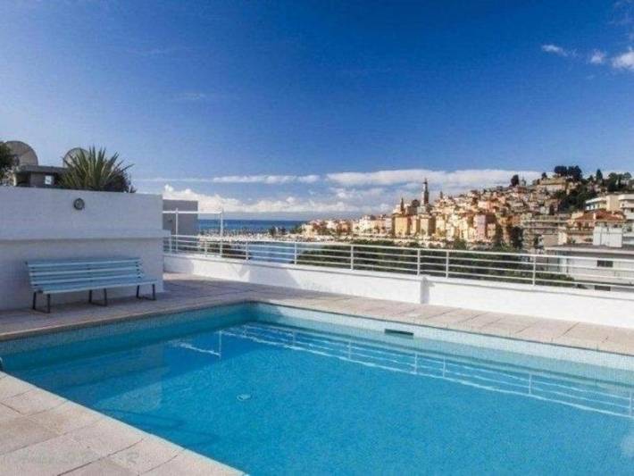 Gîte pour 6 personnes, avec jardin et piscine dans Plage des Sablettes Est