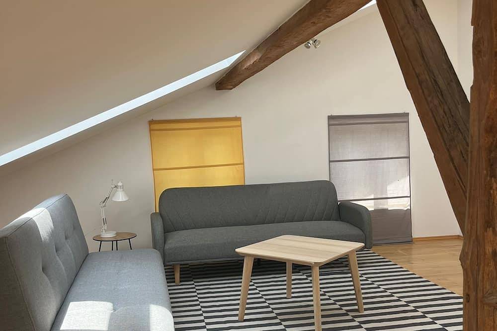 Ganze Wohnung, Starnberger See: Maisonette mit Kaminöfen, Balkon, Bädern in Münsing, Starnberger See