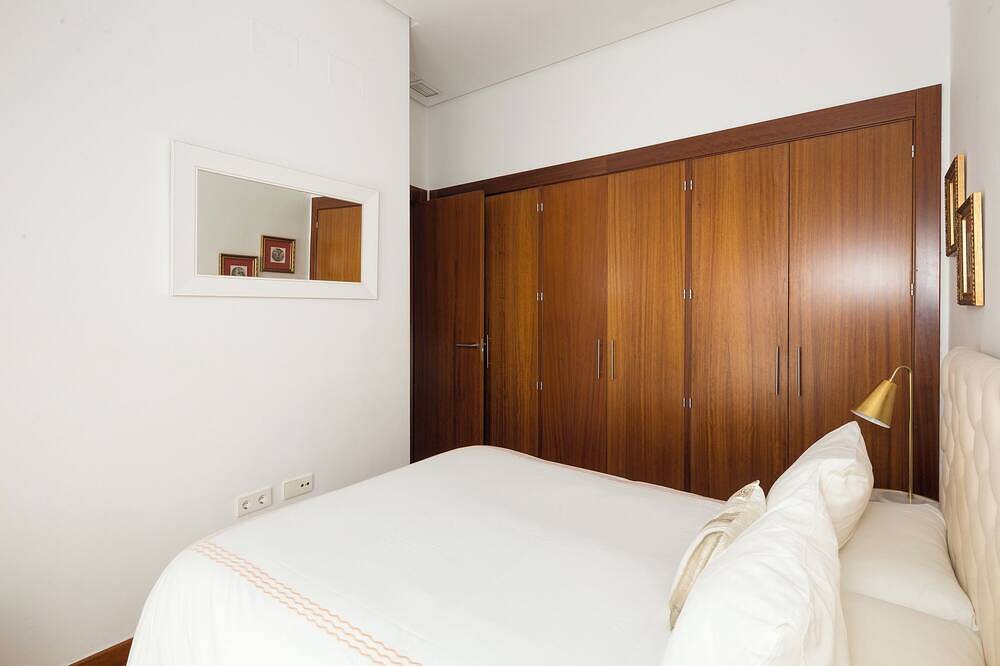 Entire apartment, Corral Rey. 1 bedroom, private terrace in Casco Antiguo, Sevilla