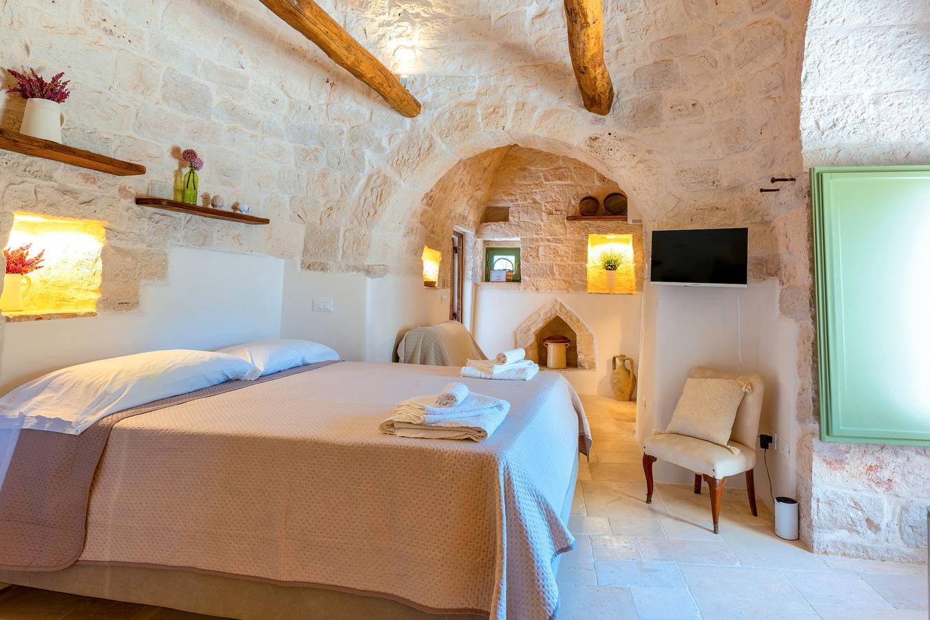 Trullo 'Casedda' mit Gemeinschaftspool, Wlan und Klimaanlage in Martina Franca, Tarent Provinz