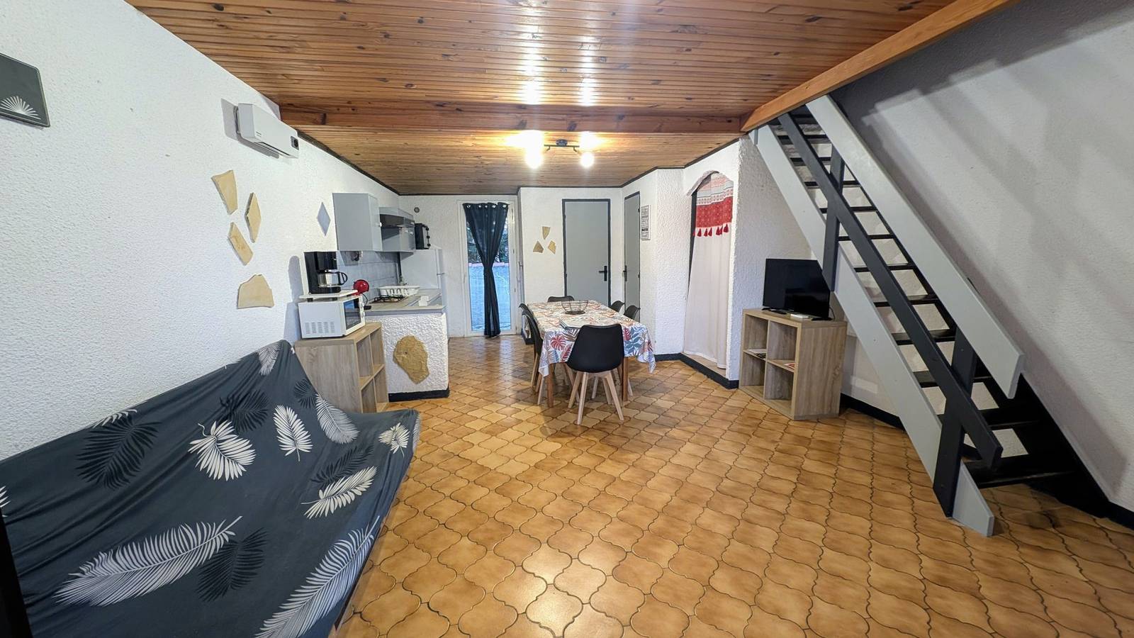 Gîte la Capelle para 7 personas, con piscina in Roquefort-des-Corbières, Region de Narbonne