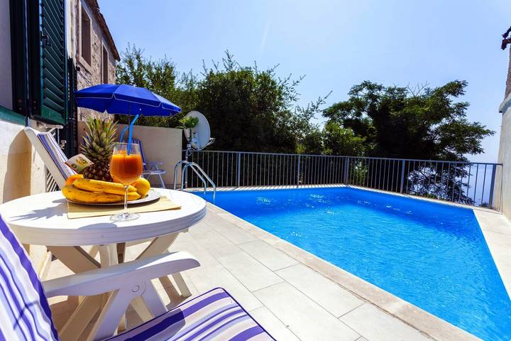 Ferienhaus für 5 Personen, mit Balkon/Terrasse und Pool in Makarska - 3