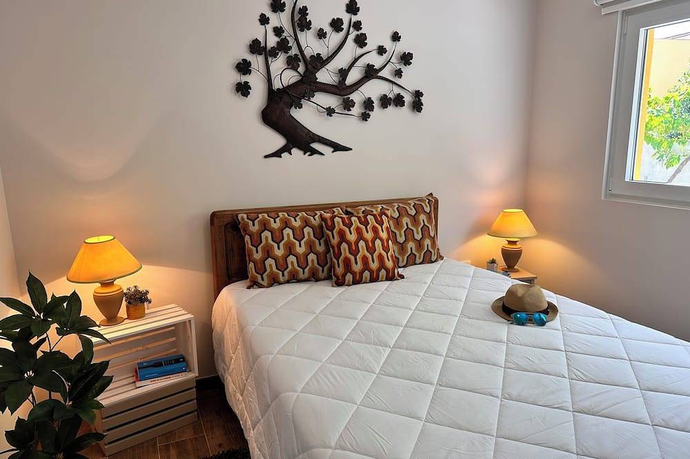 \"Casa do Areal, Retreat close to scenic trails & the most awarded Beach.\" in Mira (Coimbra), Coimbra Distrikt