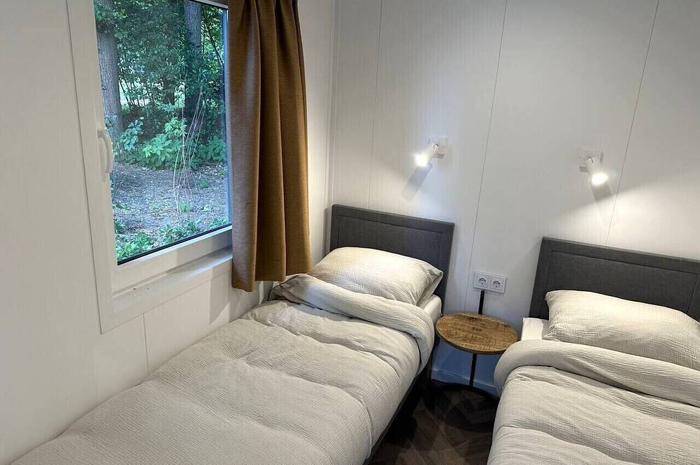 Luxurious Lodge with hot tub - fantastic location in Veluwe