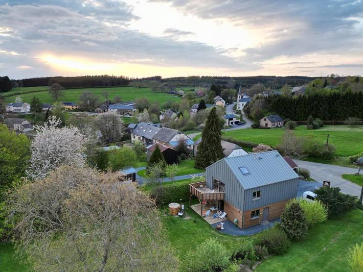 Gîte pour 4 personnes, avec jardin et vue, animaux acceptés à Léglise